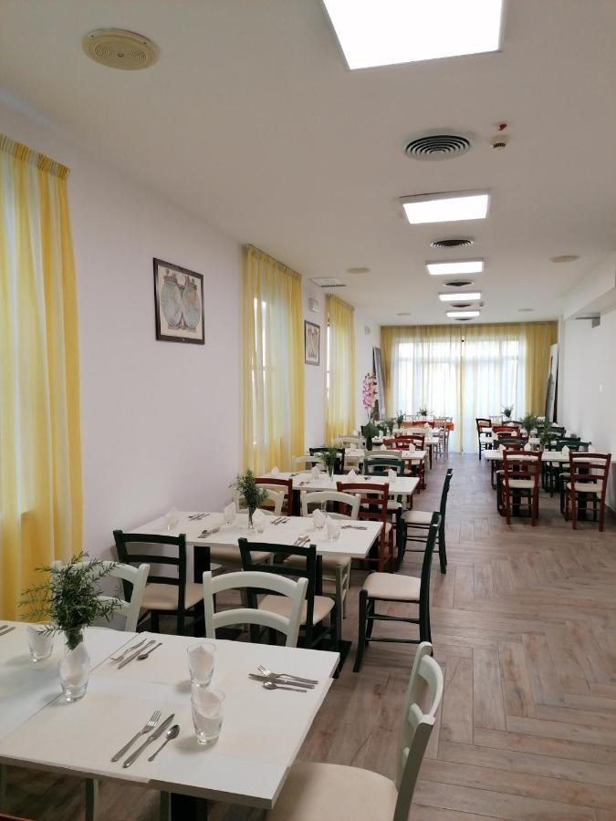 Hotel Luna Rimini Exterior foto